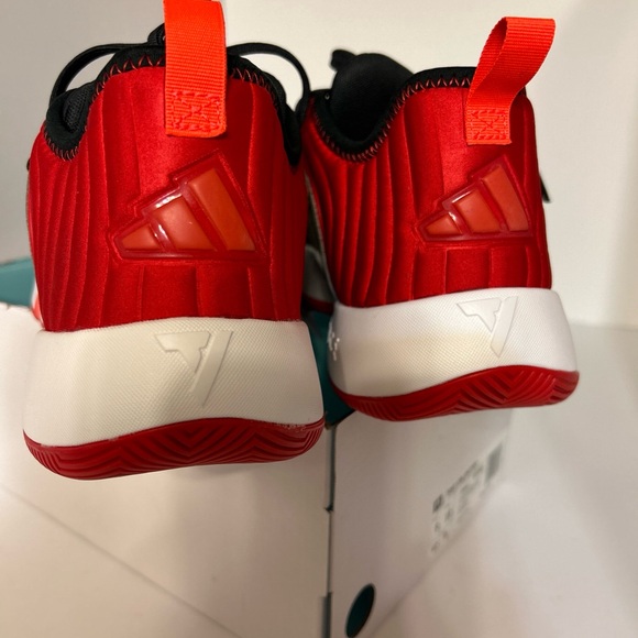 adidas Trae Unlimited Men’s Basketball Shoes IF5611 Gray/Red NIB Size M9 /W10 - Picture 6 of 6